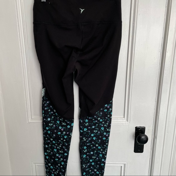 Old navy black leggings size large go dry active wear with mesh above floral - Picture 2 of 4
